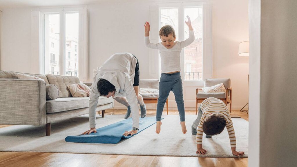 7 حرکت ورزشی برای کودکان در خانه