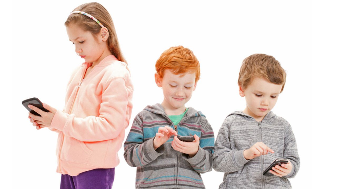 روش های استفاده ی کودک از تبلت و موبایل