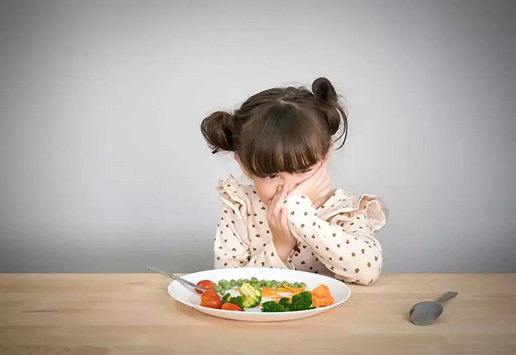 غذاهای ممنوعه برای کودکان زیر ۲ سال